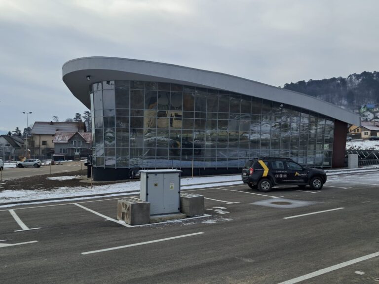 Eleganță și lumină: Proiect premium Aluwin